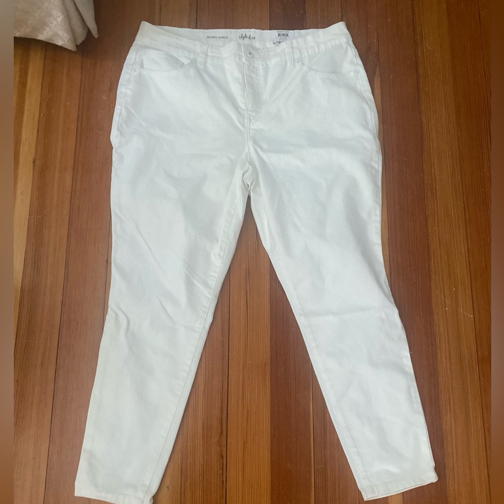 Brand new white, high-rise skinny jeans, size 18